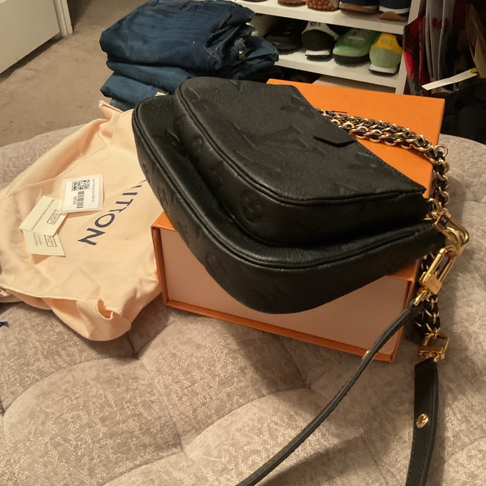 Louis Vuitton Pouchette - Picture 13 of 16